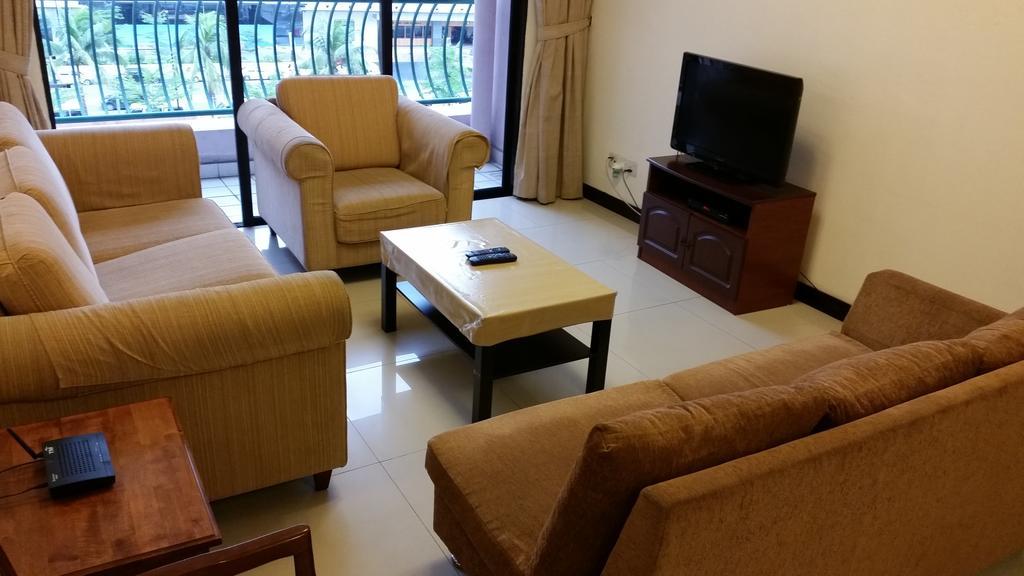 Marina Court Kota Kinabalu- Bigger Group Stay Together- 6 Bedroom Apartments Kamer foto