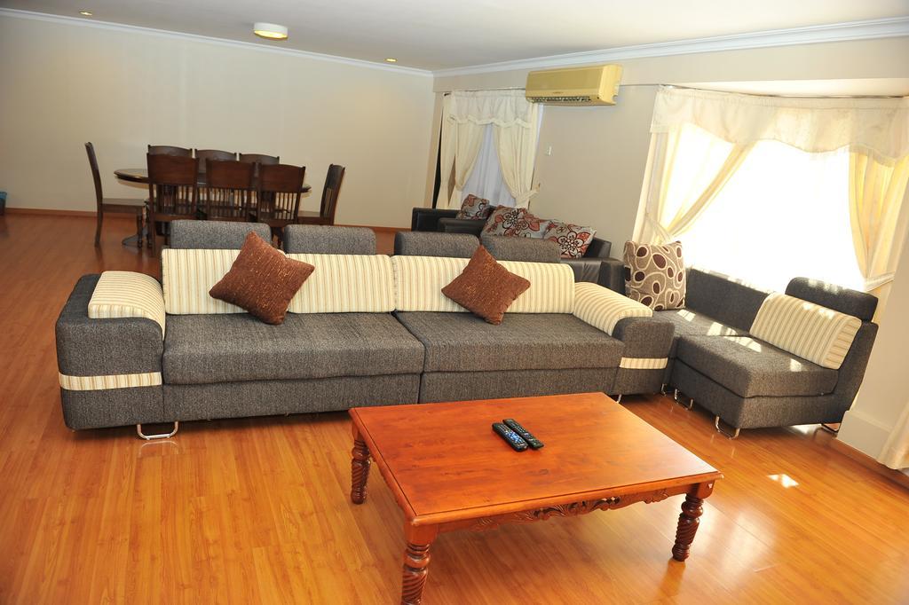 Marina Court Kota Kinabalu- Bigger Group Stay Together- 6 Bedroom Apartments Buitenkant foto