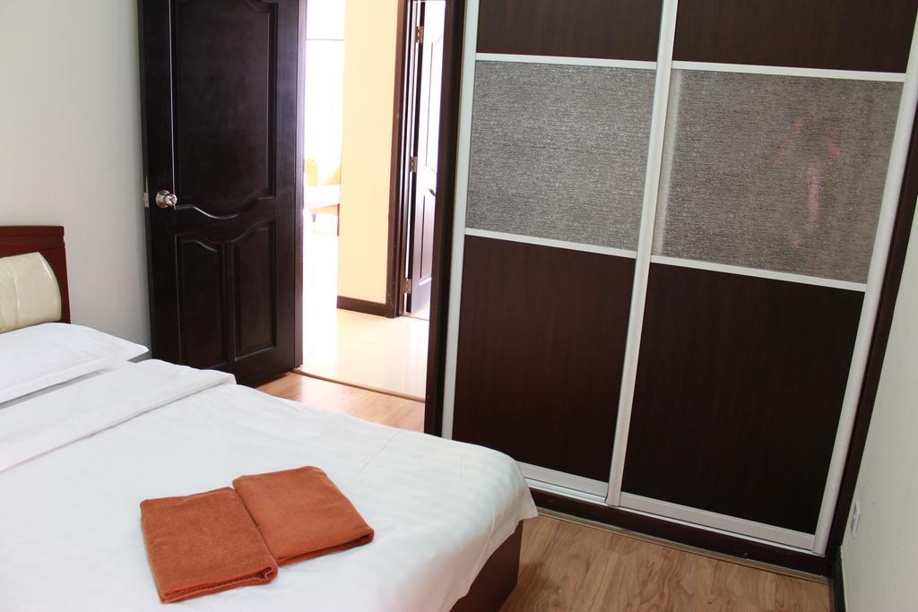 Marina Court Kota Kinabalu- Bigger Group Stay Together- 6 Bedroom Apartments Kamer foto